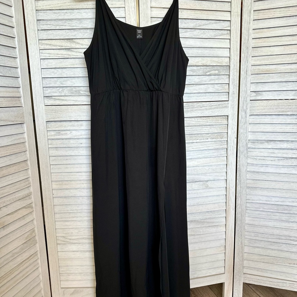 Chic Black Maxi Dress